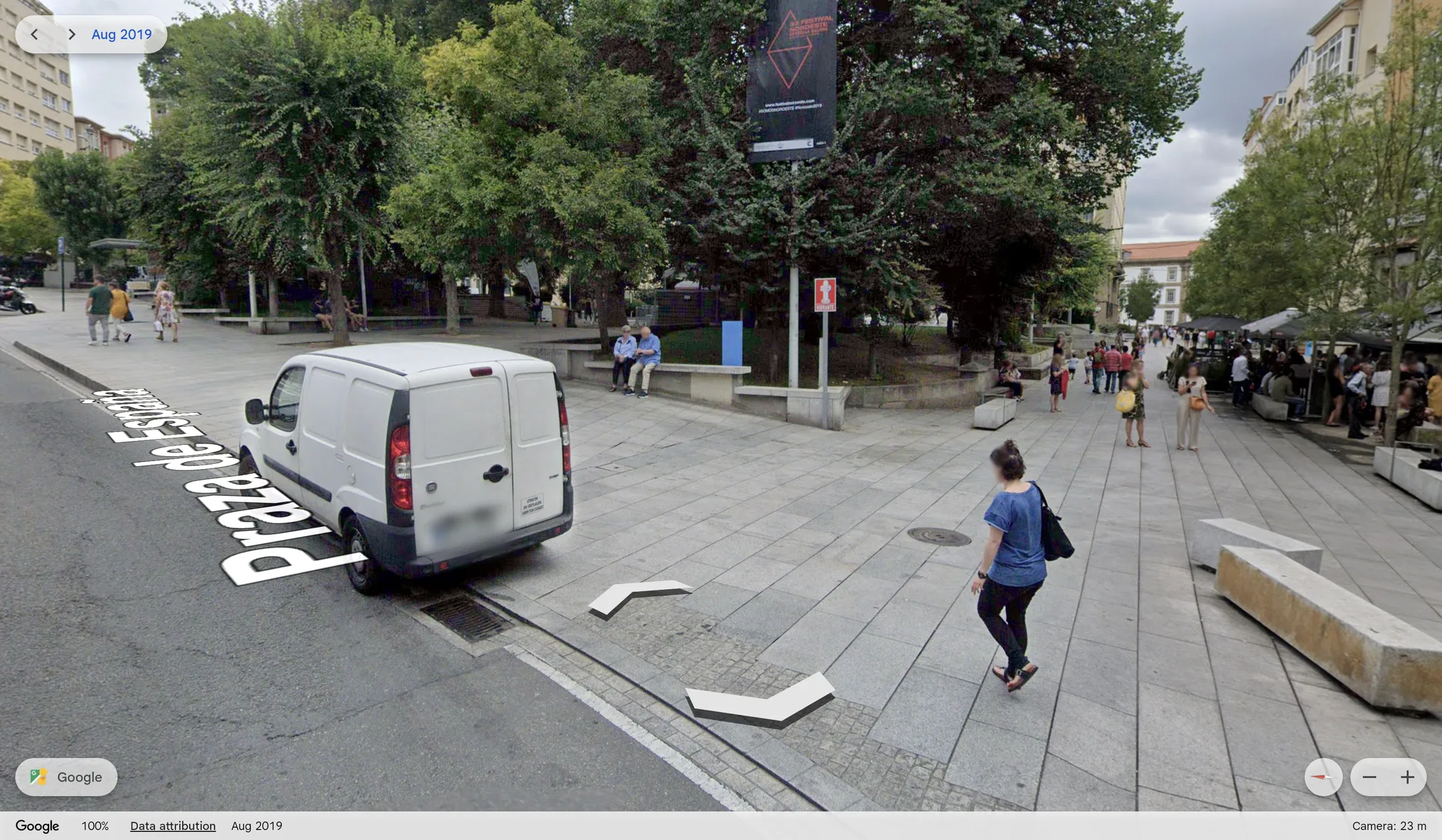 Praza de España, 2019: unha praza peonil pavimentada con terrazas.